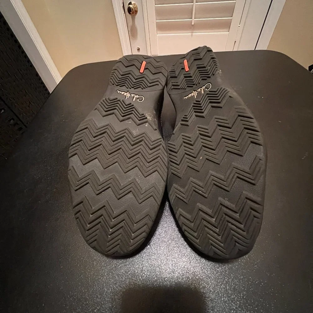 Cole Haan size 9.5 mens slip on black leather shoes